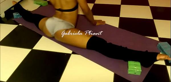  Sexy Split by Gabriela Pliant webcam girl (teaser)